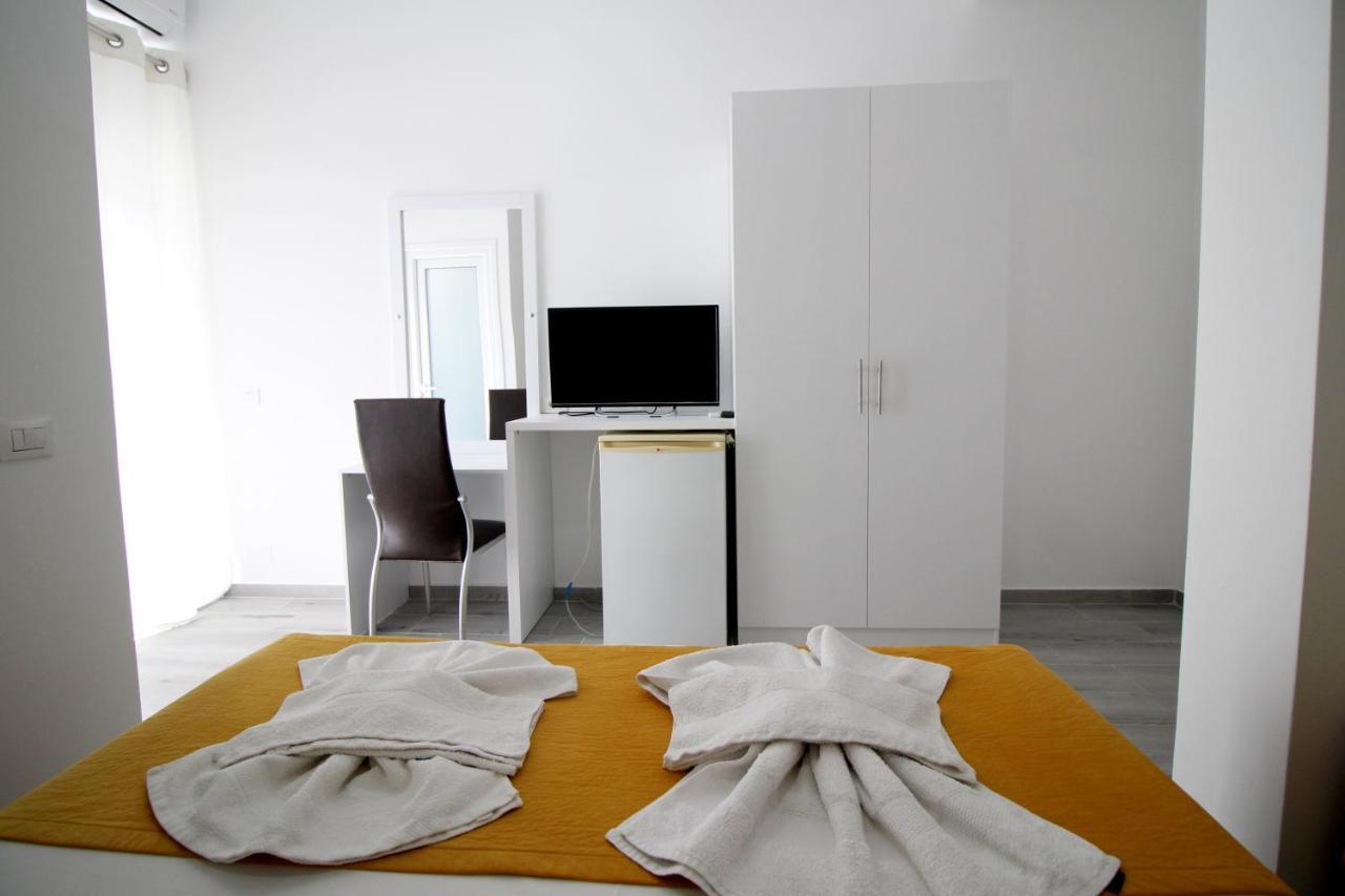 Hotel Vila Kapllani Саранде Екстериор снимка