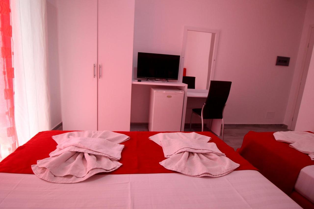 Hotel Vila Kapllani Саранде Екстериор снимка